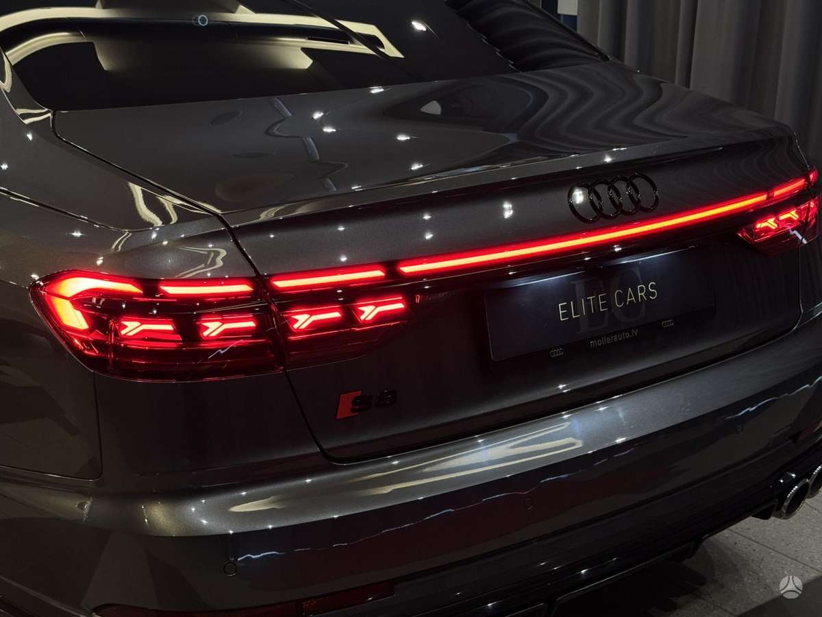 Audi S8, 4.0 l., sedanas