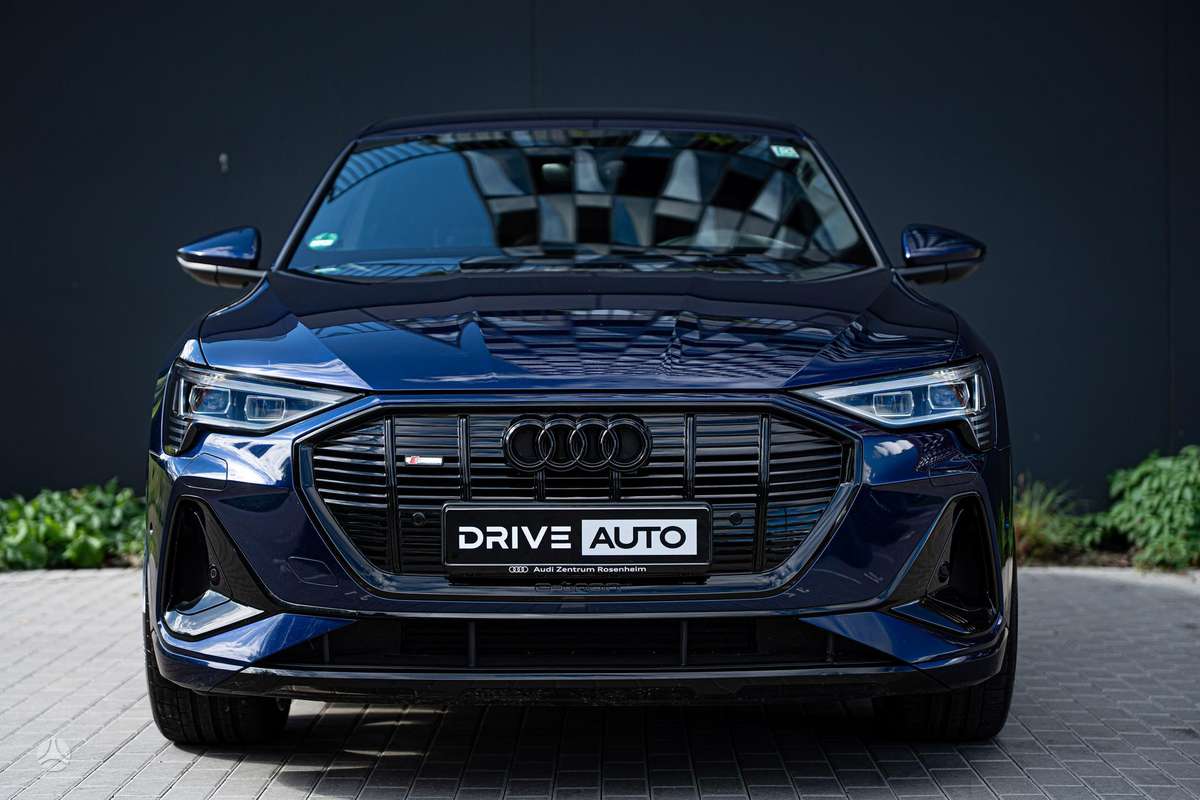 Audi e-tron, 95 kWh, off-road / crossover