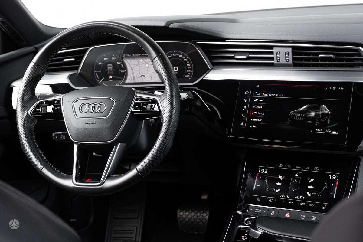 Audi e-tron, 95 kWh, off-road / crossover