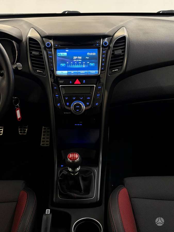 Hyundai i30, 1.6 l., Хэтчбек