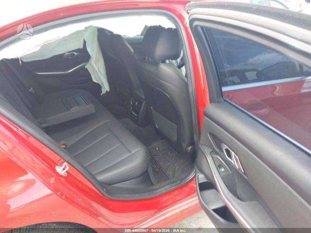 BMW 330, 2.0 l., Седан