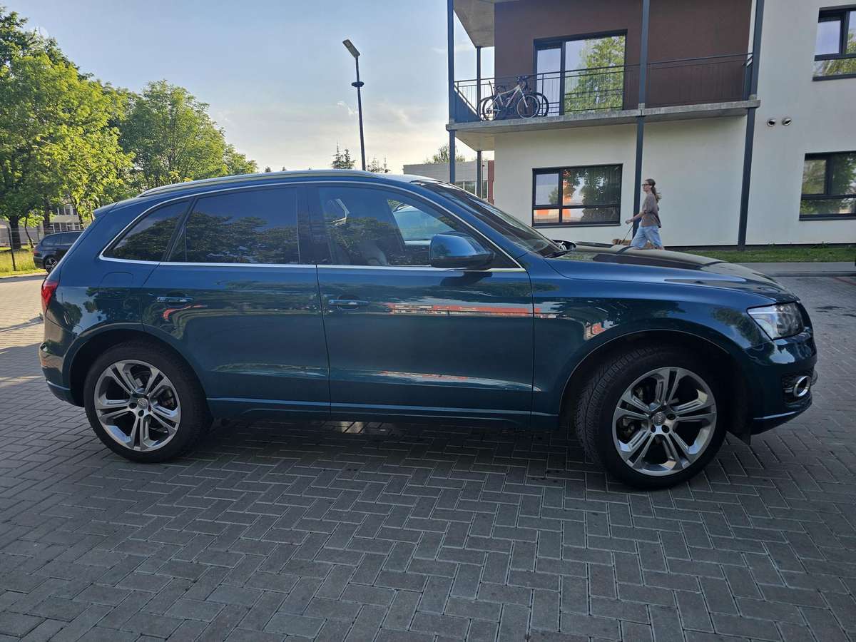 Audi Q5, 2.0 l., Внедорожник / Кроссовер