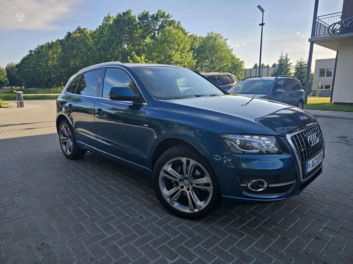 Audi Q5, 2.0 l., off-road / crossover
