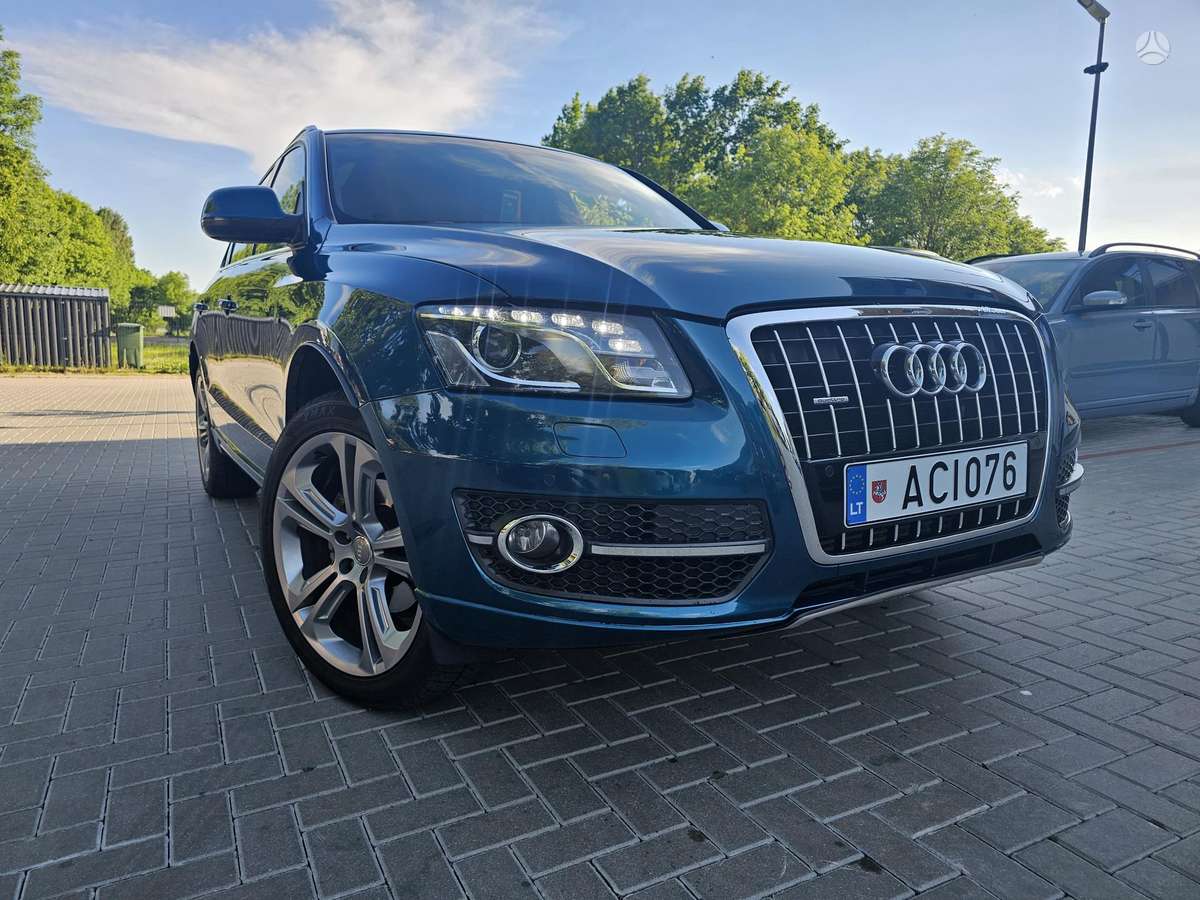Audi Q5, 2.0 l., off-road / crossover