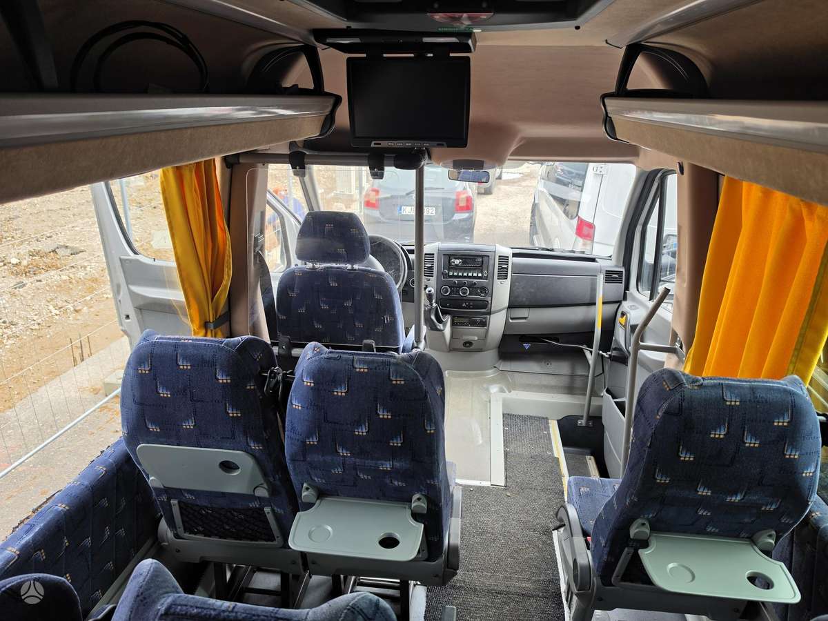 Mercedes-Benz Sprinter, passenger vans