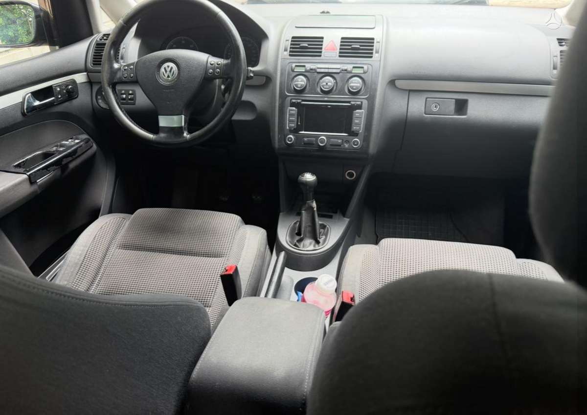 Volkswagen Touran - 5