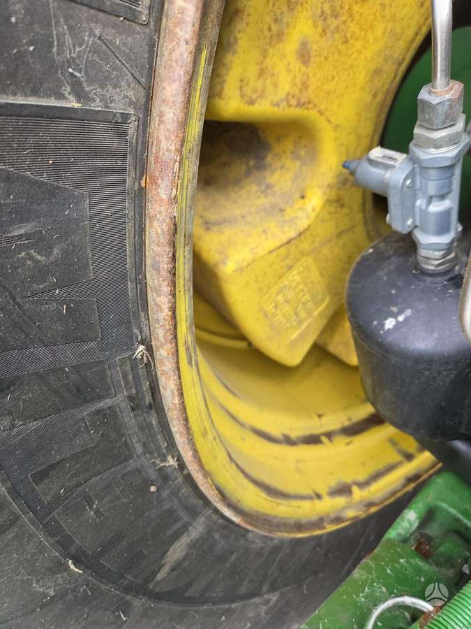 John Deere 8400 R, traktoriai