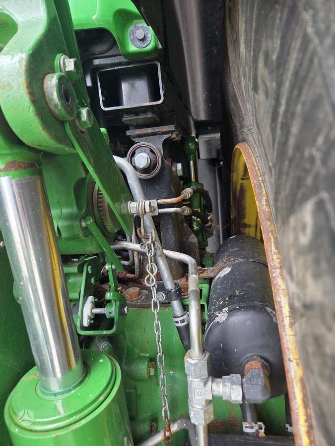John Deere 8400 R, traktoriai