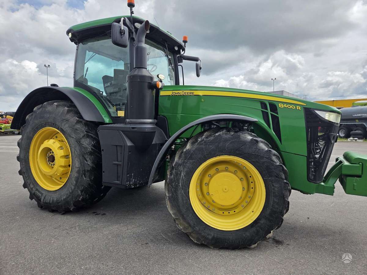 John Deere 8400 R, tractors