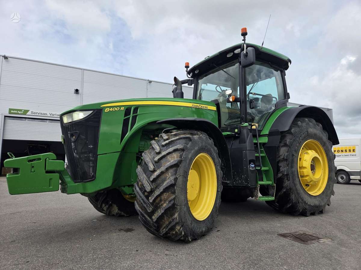 John Deere 8400 R, tractors