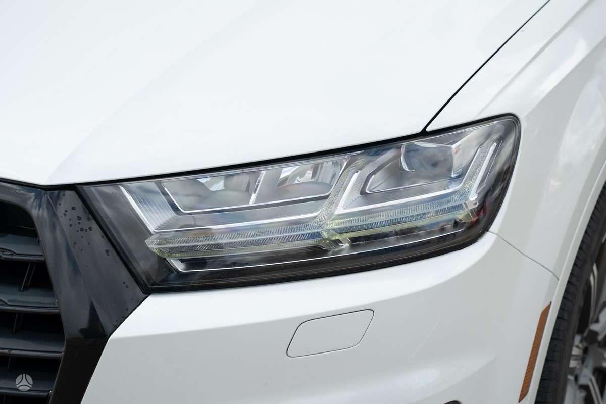Audi Q7, 3.0 l., off-road / crossover