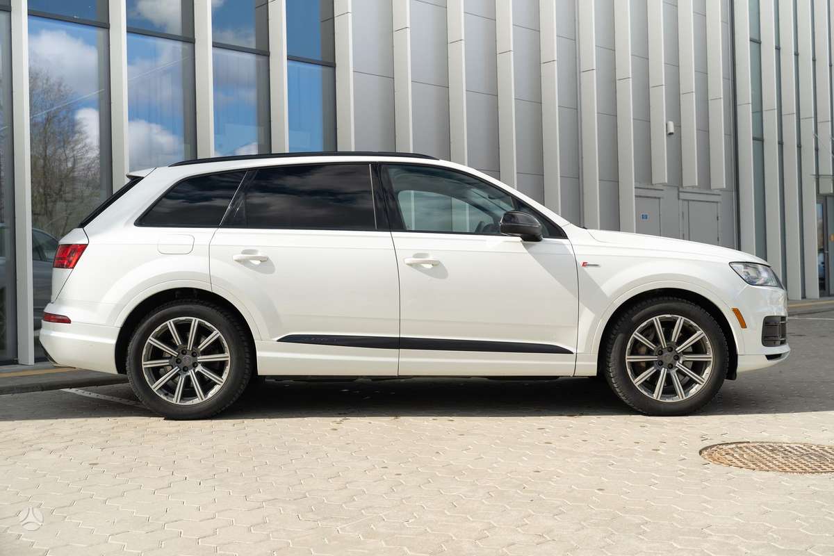 Audi Q7, 3.0 l., off-road / crossover