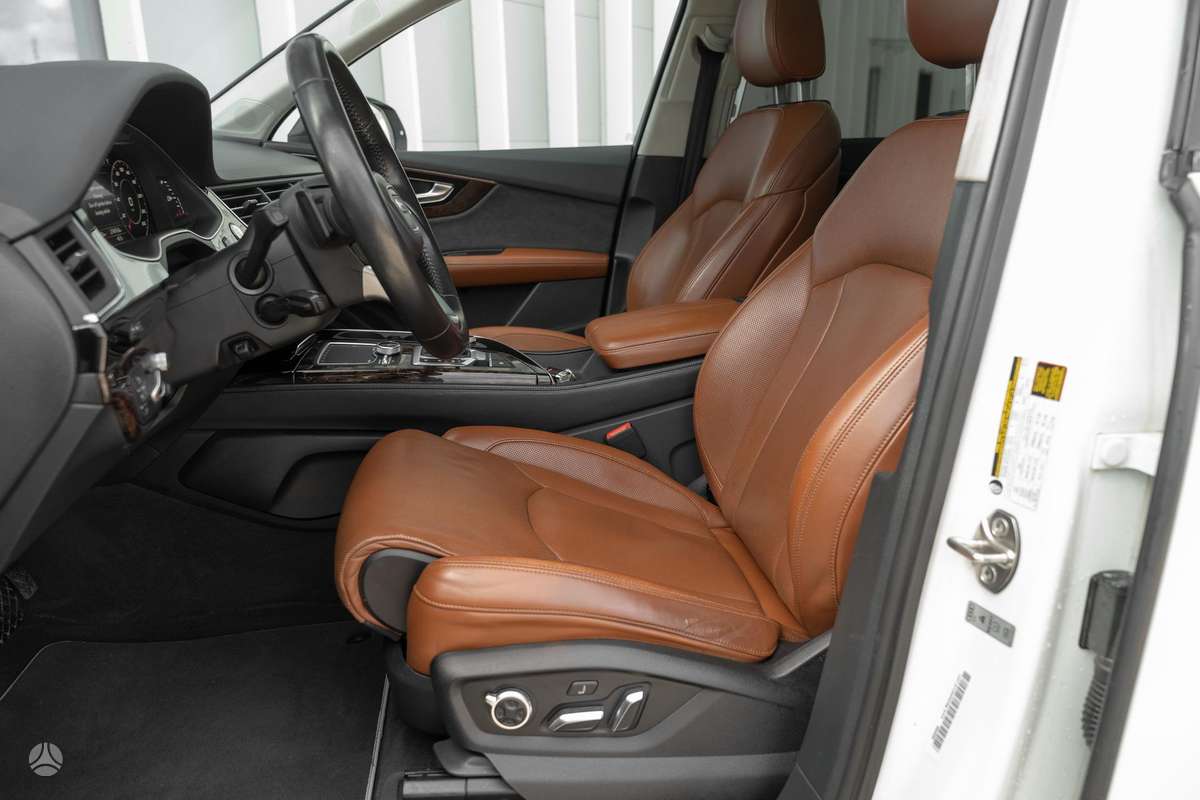 Audi Q7, 3.0 l., off-road / crossover