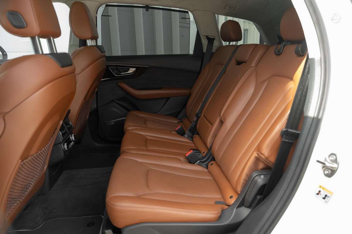 Audi Q7, 3.0 l., off-road / crossover
