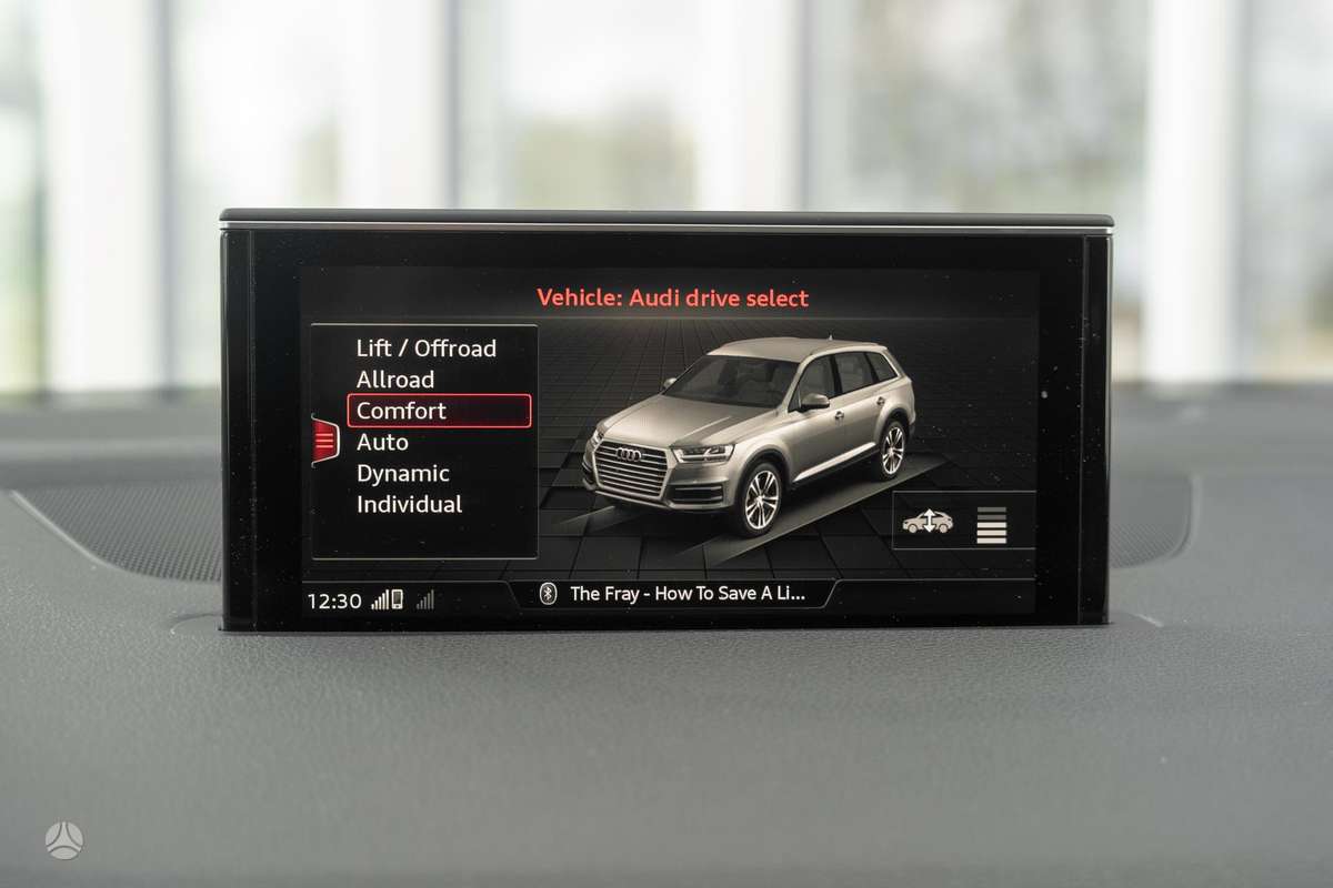 Audi Q7, 3.0 l., off-road / crossover