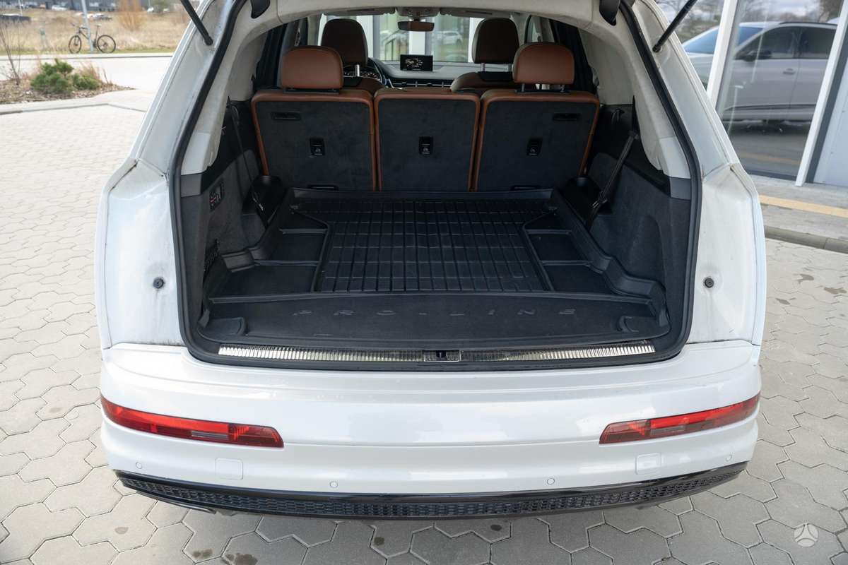 Audi Q7, 3.0 l., off-road / crossover