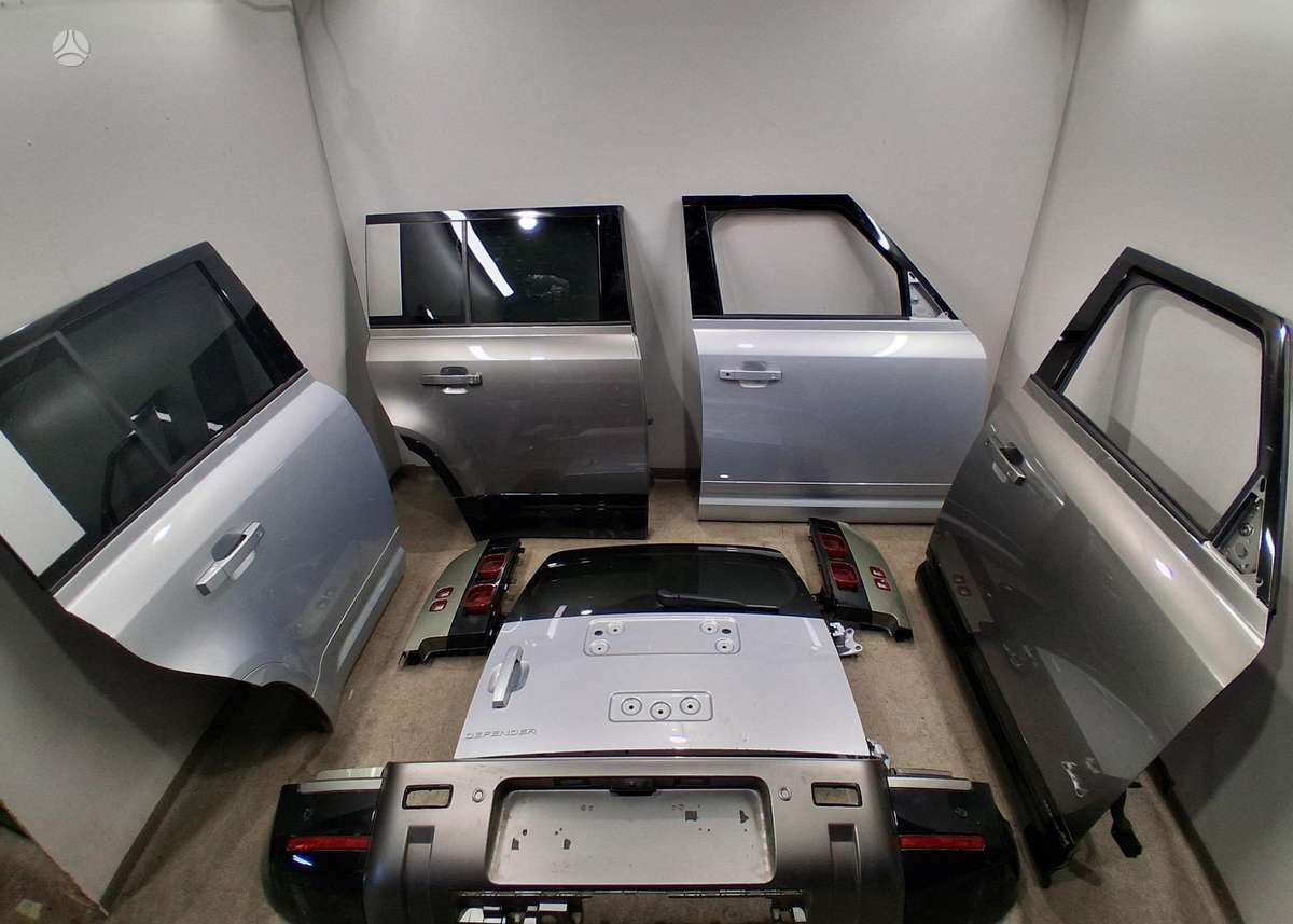 Land Rover Defender dalimis