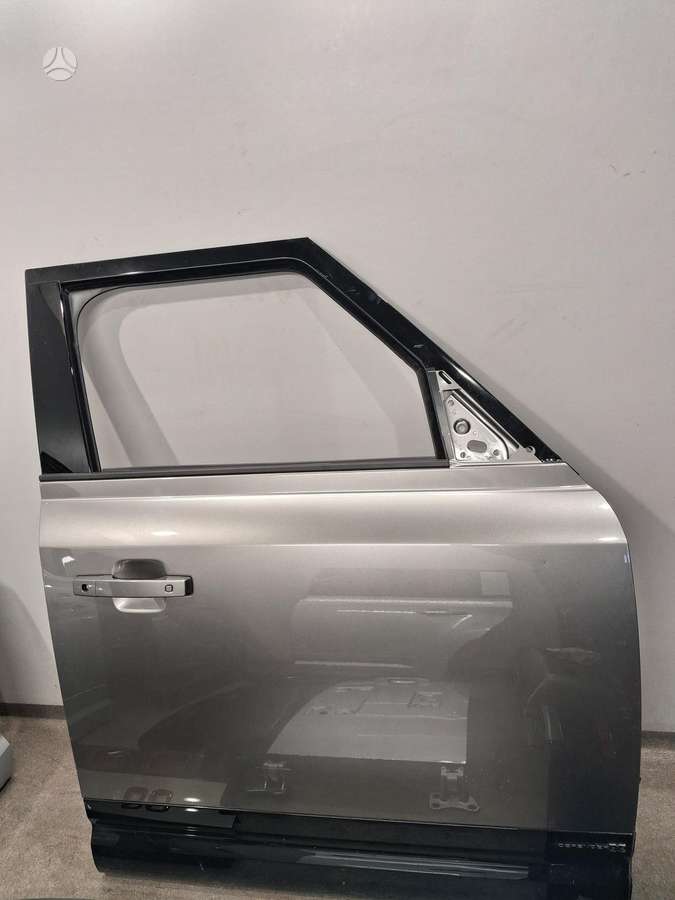 Land Rover Defender dalimis