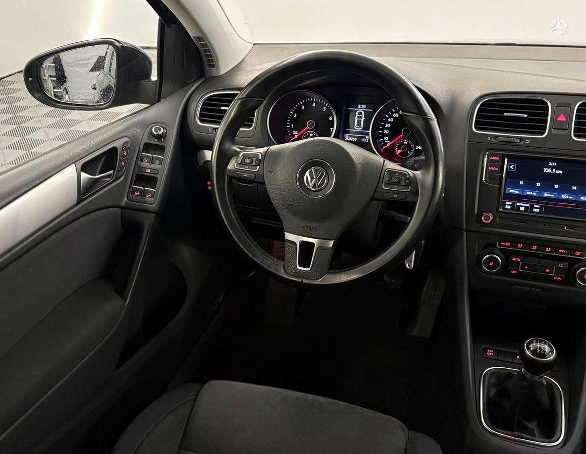 Volkswagen Golf, 1.4 l., Хэтчбек