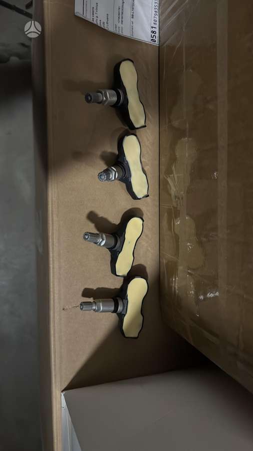 BMW 5 serija, Padangu oro slegio davikliai tpms europa, salono detalės