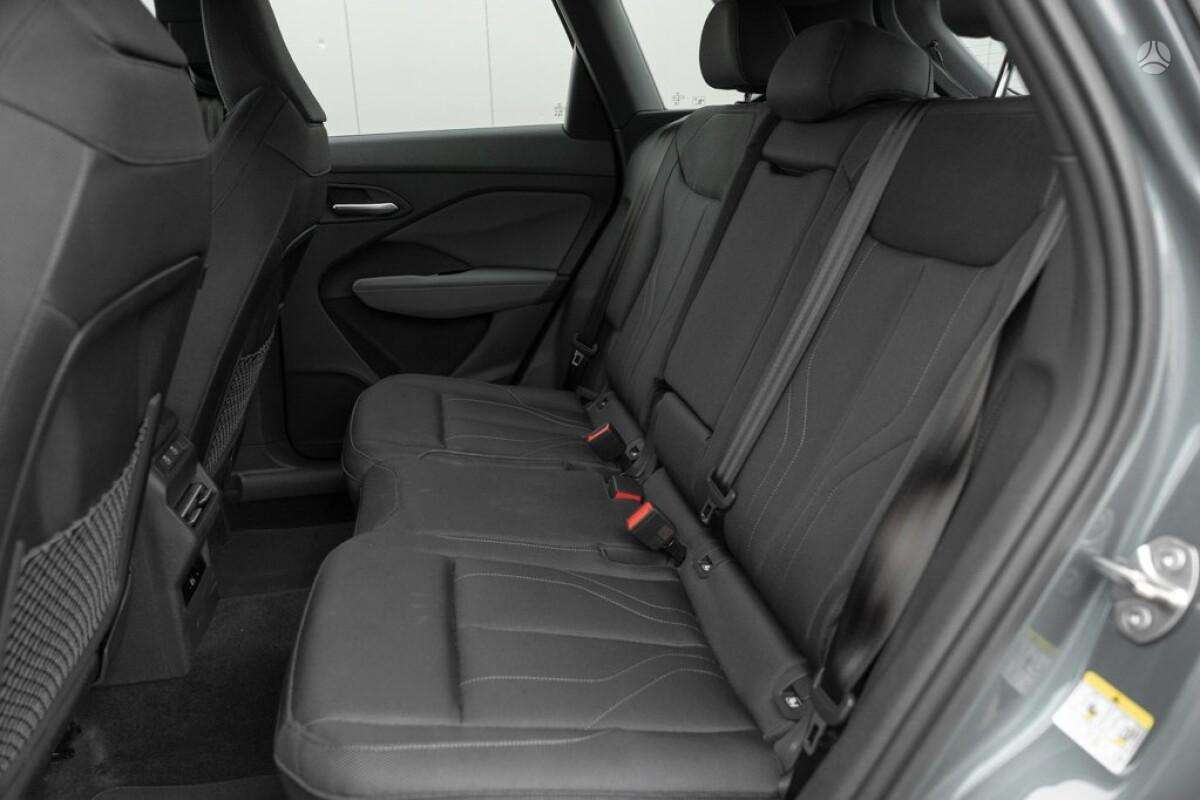 Audi Q3, 1.5 l., off-road / crossover