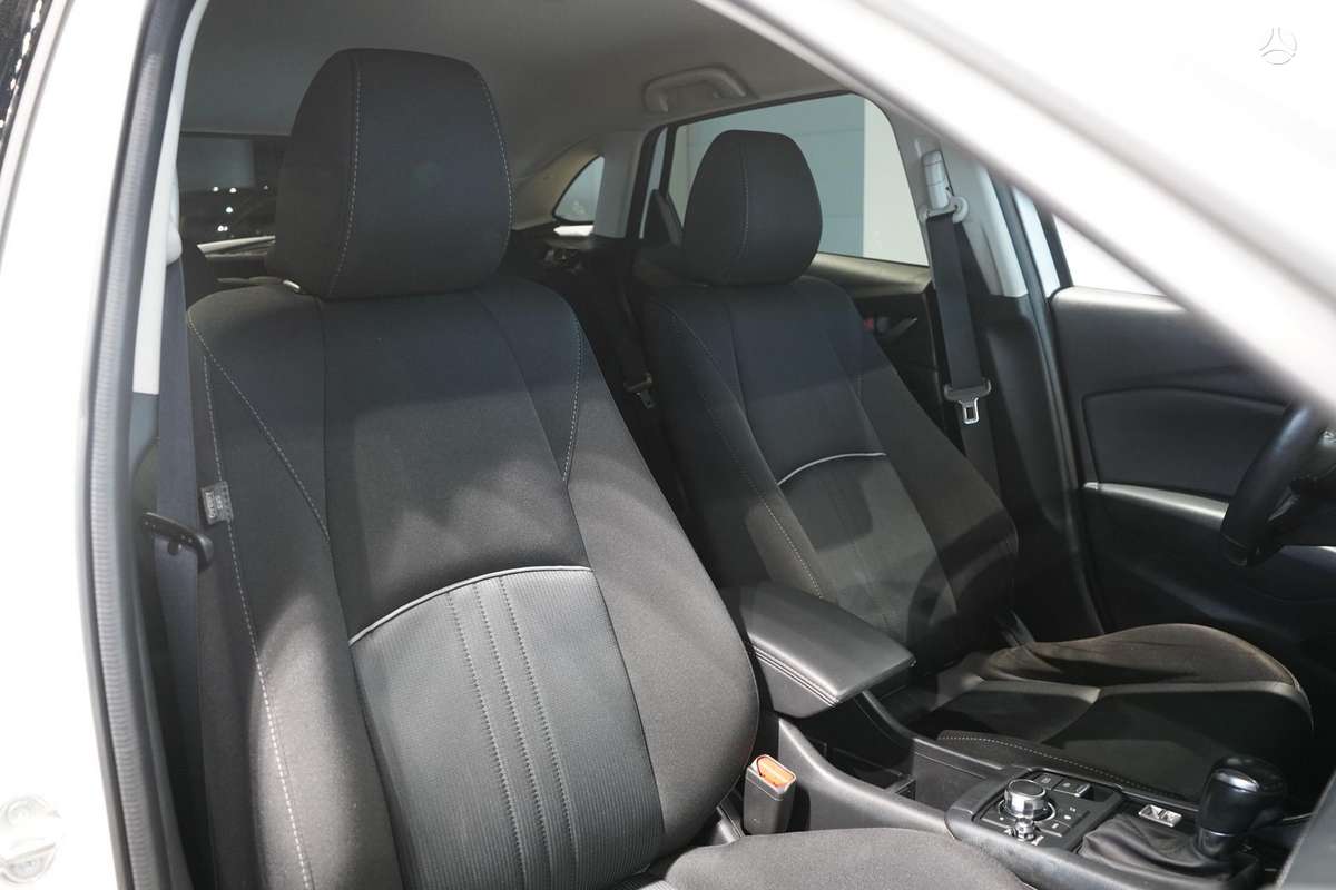 Mazda CX-3, 2.0 l., off-road / crossover