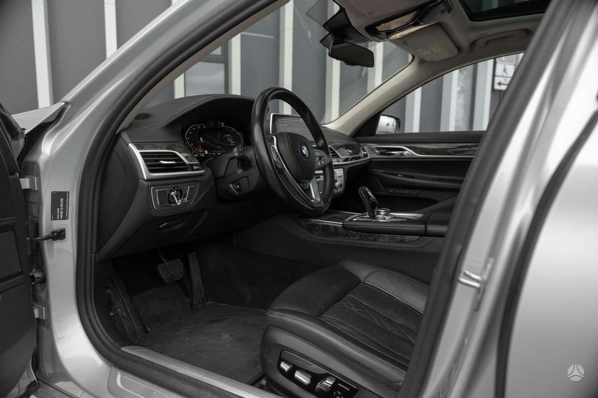 BMW 730, 3.0 l., Седан