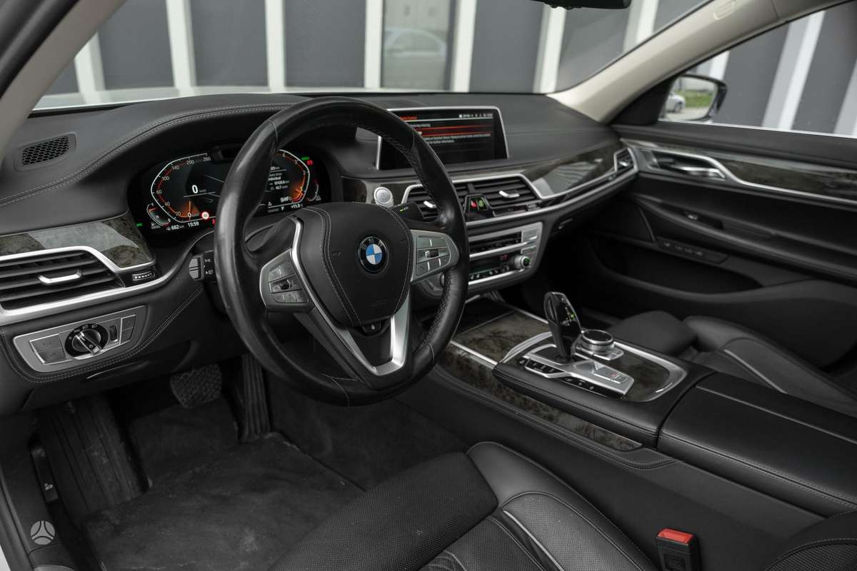 BMW 730, 3.0 l., Седан