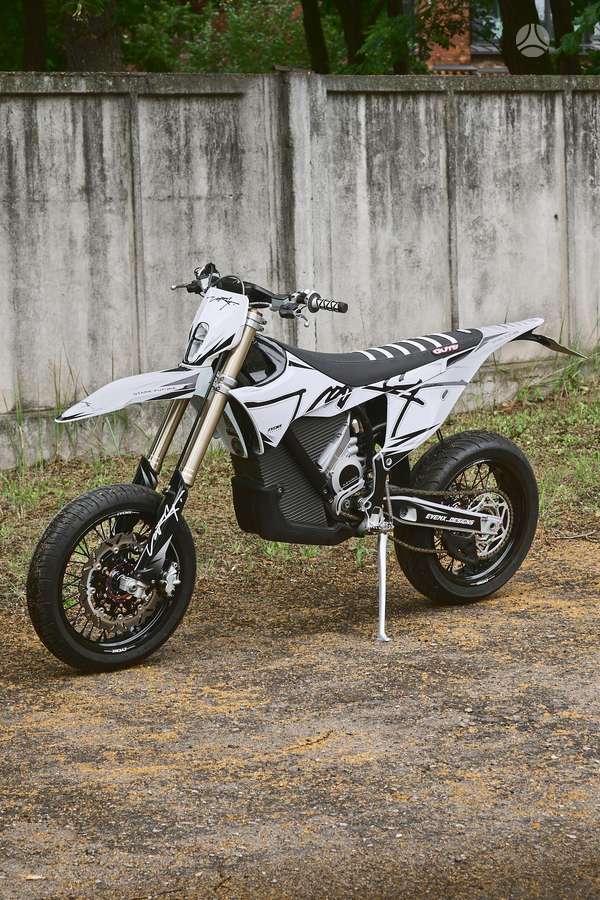 Stark Varg, электрический, supermoto / супермото