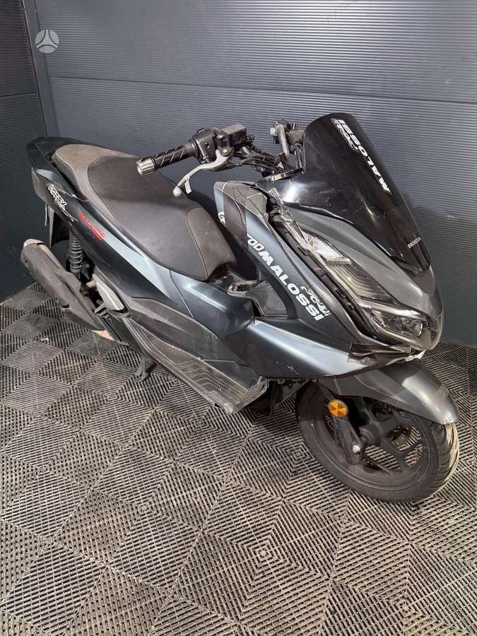 Honda PCX 125cc, мотороллеры / мопеды