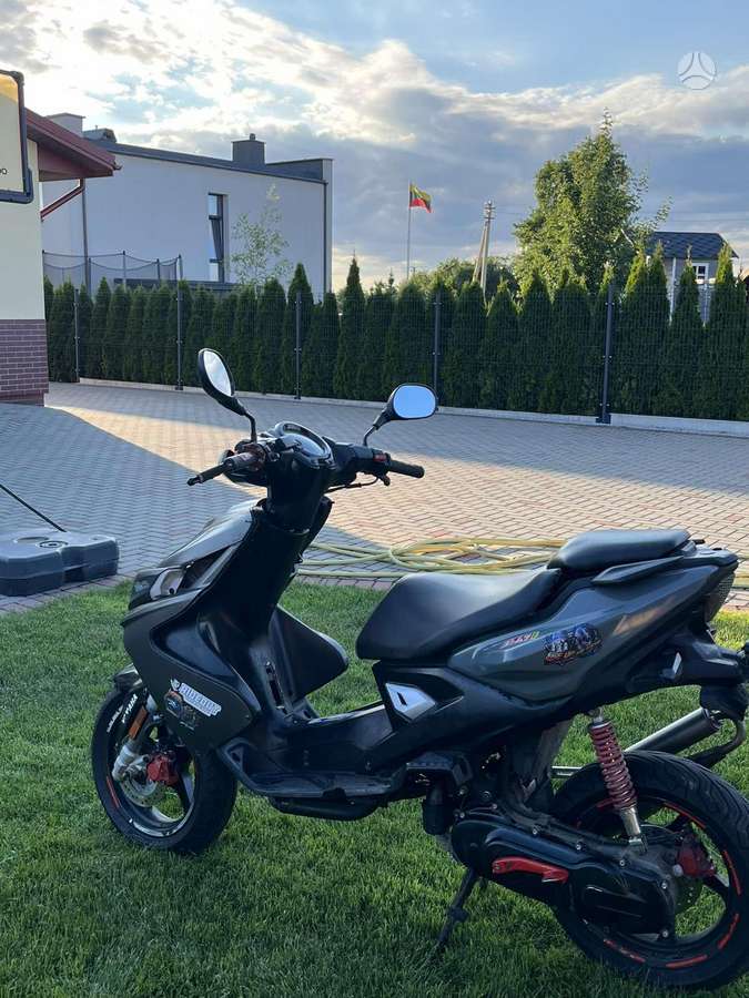Yamaha Aerox 50cc, scooters / mopeds