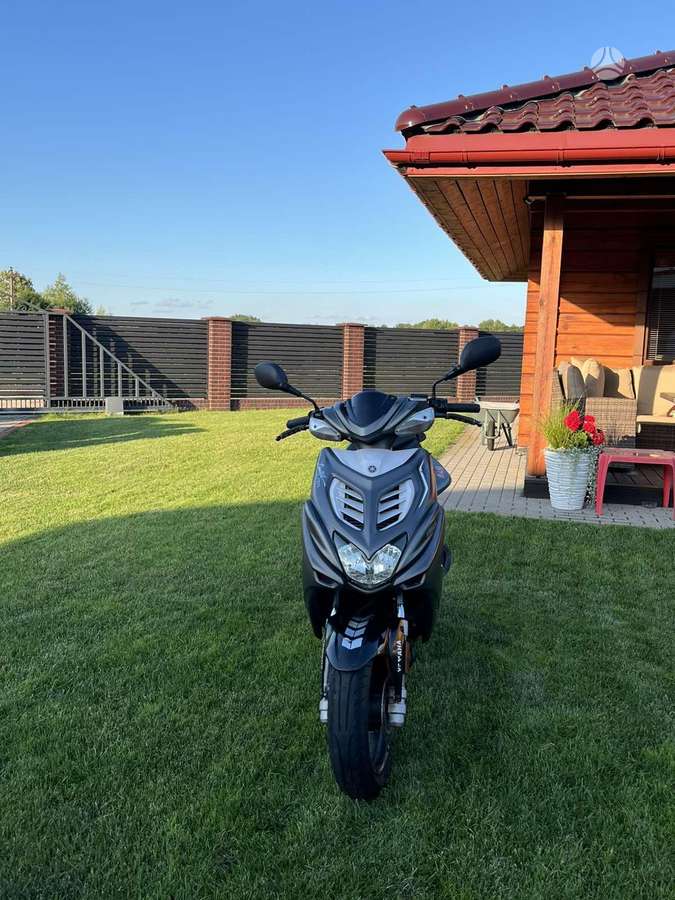Yamaha Aerox 50cc, scooters / mopeds