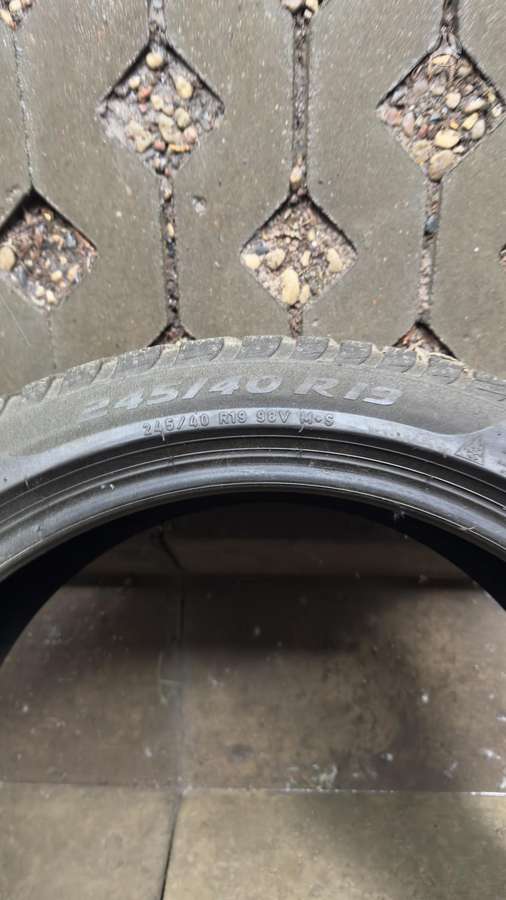 Pirelli, зимние 245/40 R19