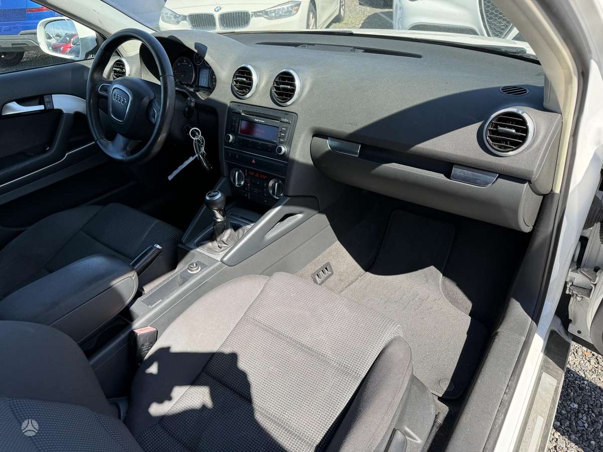 Audi A3, 1.6 l., Хэтчбек