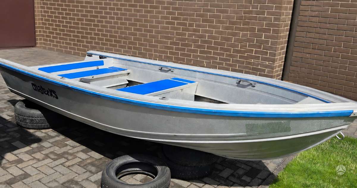 Buster Xs, yachts / cruisers