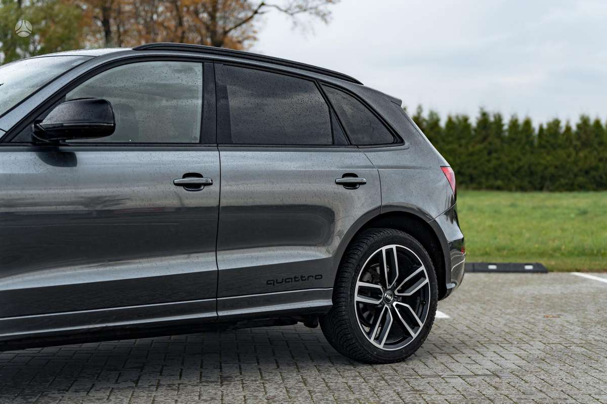 Audi Q5, 3.0 l., off-road / crossover