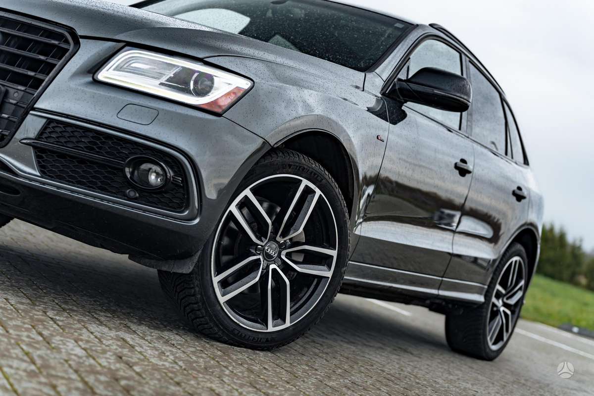 Audi Q5, 3.0 l., off-road / crossover