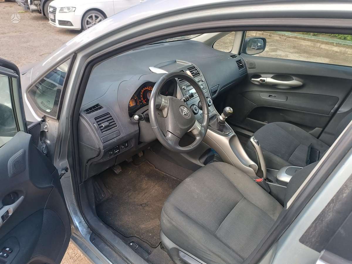 Toyota Auris, 2.0 l., hatchback