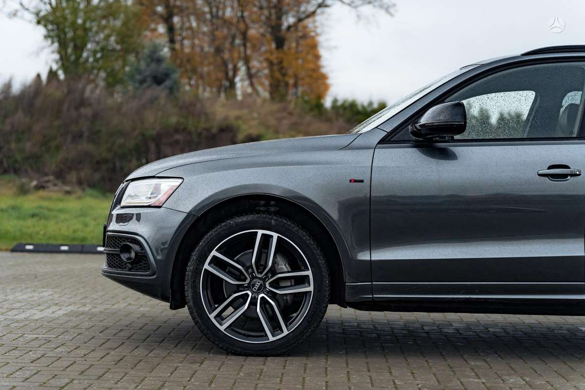 Audi Q5, 3.0 l., off-road / crossover