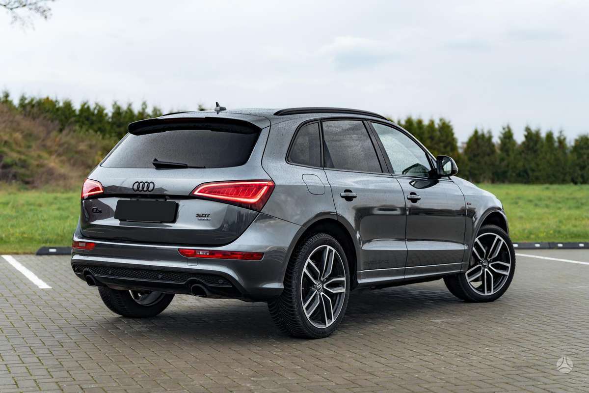 Audi Q5, 3.0 l., off-road / crossover
