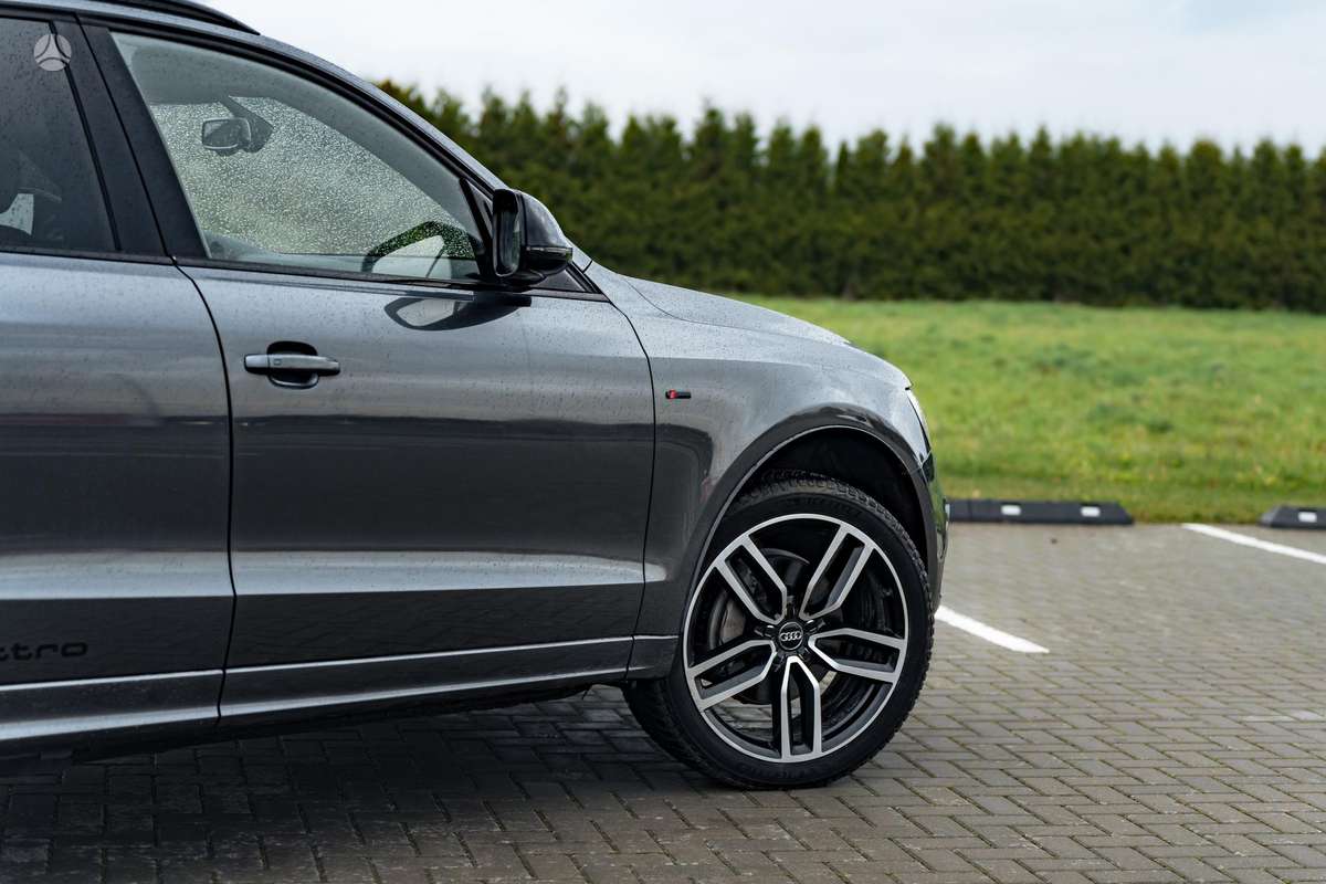 Audi Q5, 3.0 l., off-road / crossover