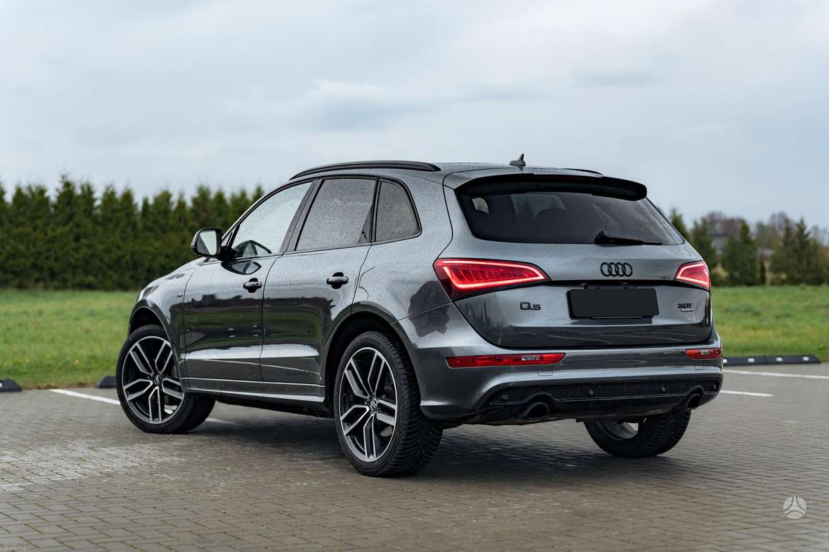 Audi Q5, 3.0 l., off-road / crossover