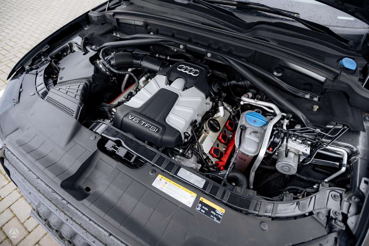 Audi Q5, 3.0 l., off-road / crossover