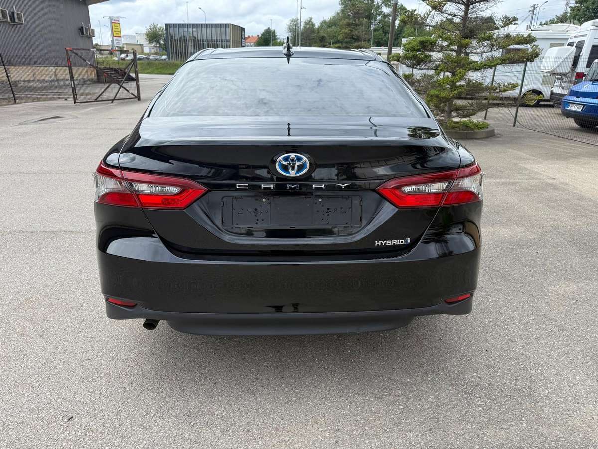 Toyota Camry - 6