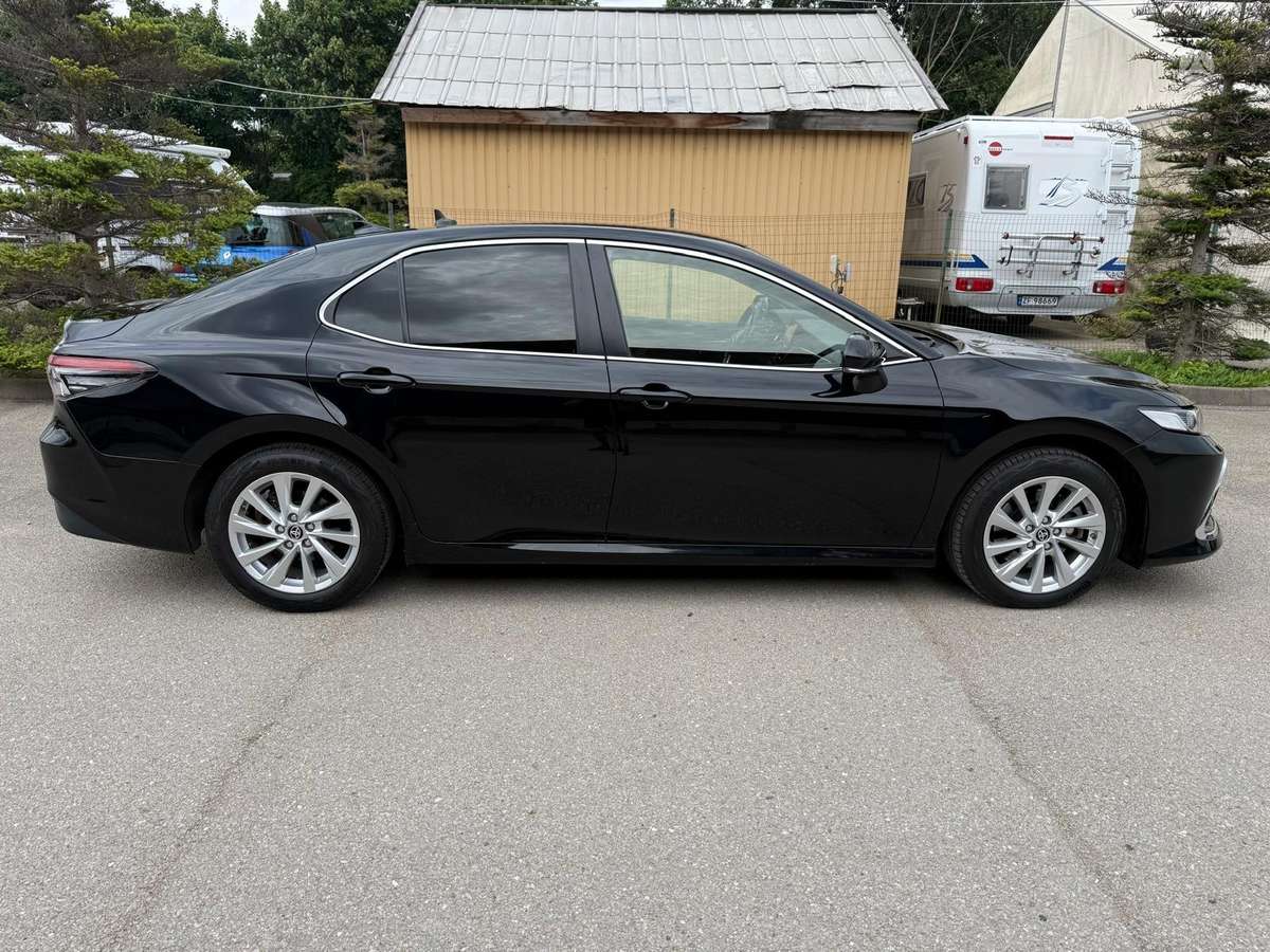 Toyota Camry - 7