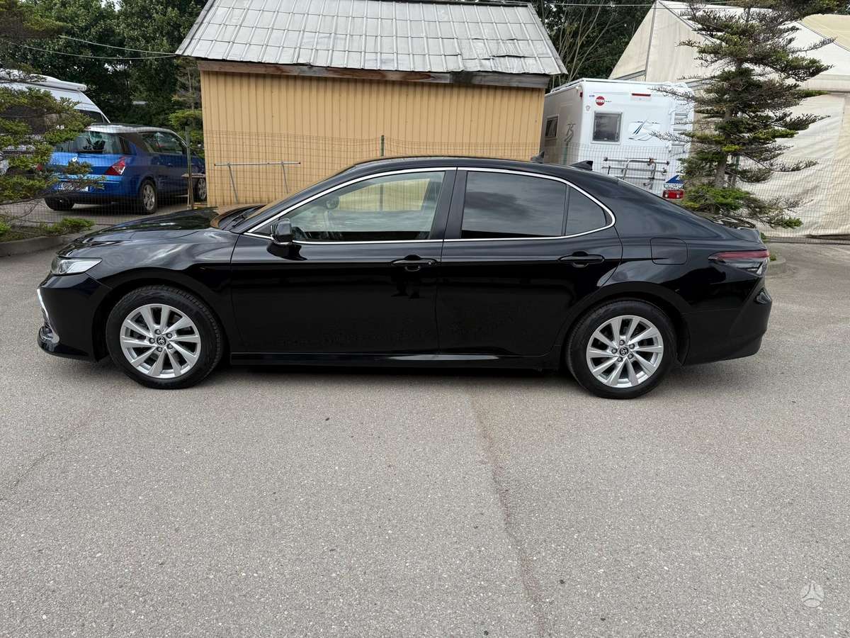 Toyota Camry - 8