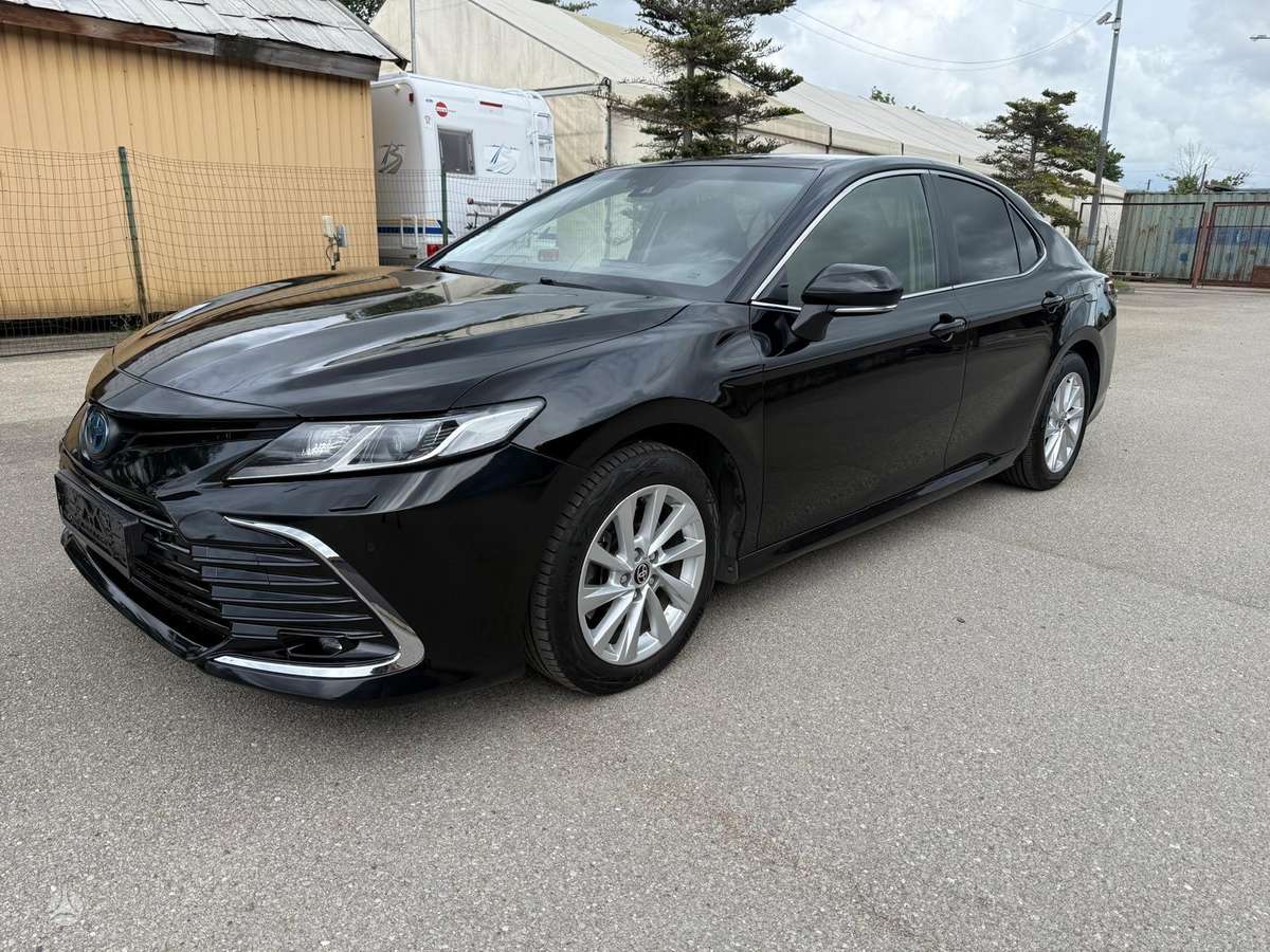 Toyota Camry - 2