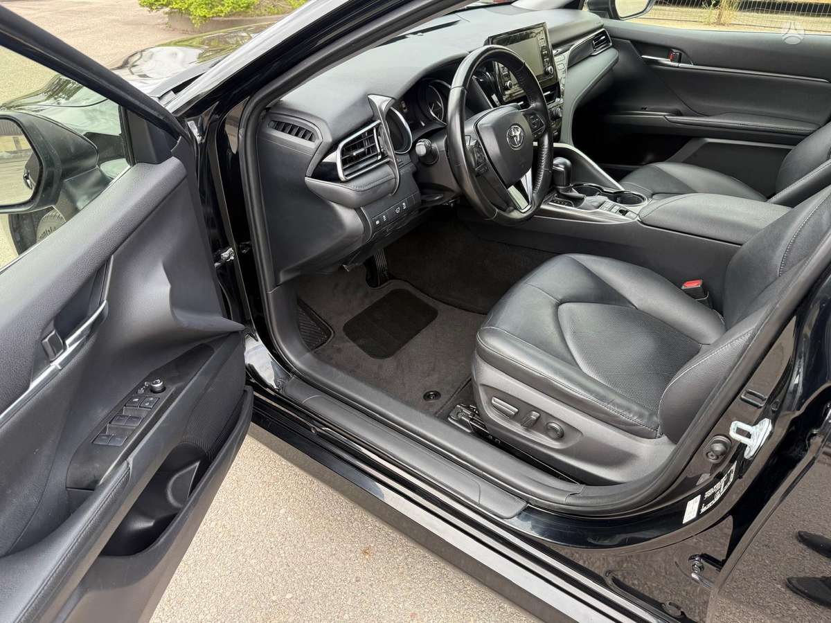 Toyota Camry - 10