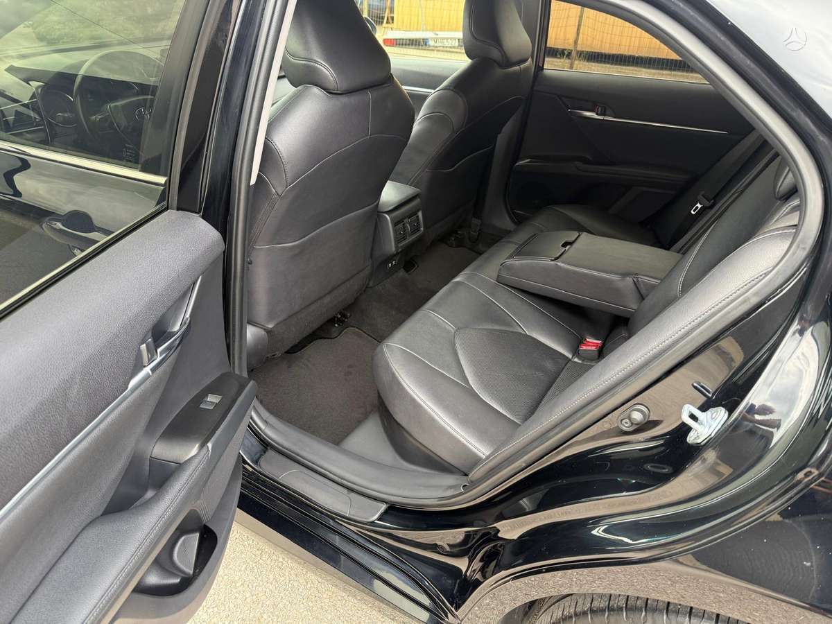 Toyota Camry - 12