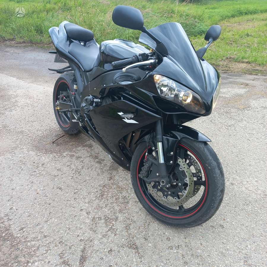 Yamaha R1 1000cc, superbikes
